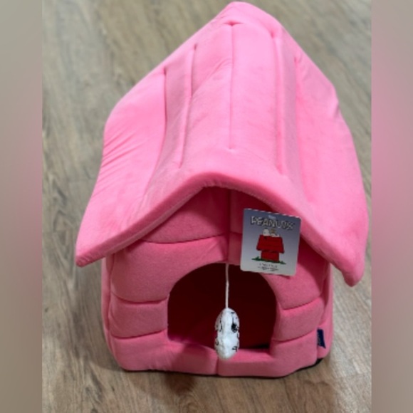 NEW with tags Berkshire Snoopy Peanuts Pet Dog Cat Bed Pink Valentine Day - Picture 1 of 7